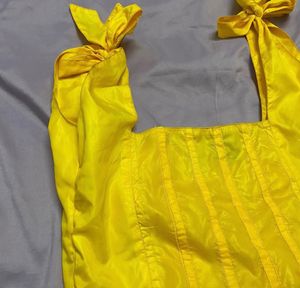 Yellow Corset Top 💛🌻 From La Chic Pick