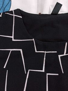 Geometric Print Sleeveless Short Kurta