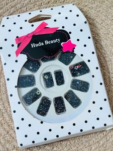 Huda Beauty Artificial Nails