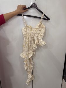 Floral ruffle top