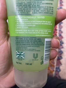 Simple Refreshing Facial Wash