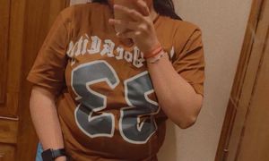 brown t shirt