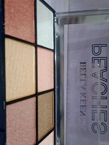 8 Colour Highlighter Palette