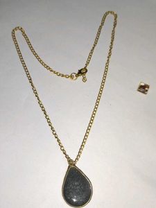Teardrop Pendant Necklace