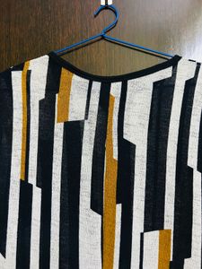 Striped Women&#39;s Top