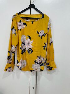 🌼 Sunshine &amp; Style Blouse! 💛