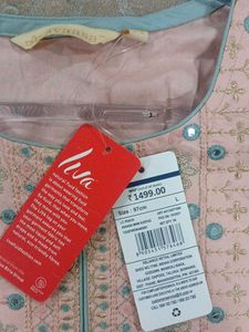 Elegant Pink Embroidered Kurta