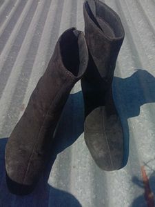 Ankle Boots 🥾(5.5-6)