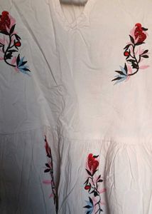 Breezy White  Floral Top – Perfect for summer✨️