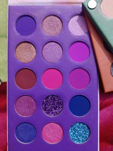 Eyeshadow pallete