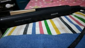 Philips SalonStraight Essential Hair Straightener
