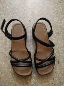 Black Strappy Sandal ✨