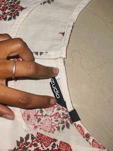 Floral Print Sleeveless Kurti