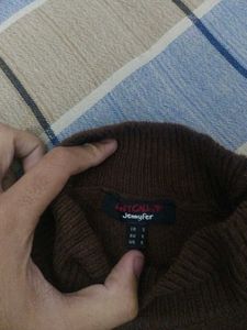 Dark brown high neck good condition M size