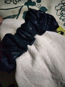 Black Floral Hair Clip