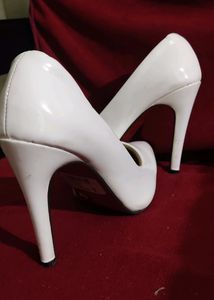 Beautiful White Heels👠