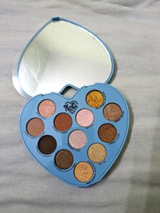 Kim Chi Chic Beauty Palette