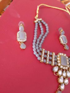 Elegant Gray Beaded Jewelry Set