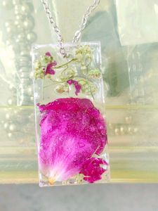 Customize Real Flower Pettels Resin Pendants