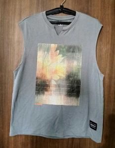 Gym 'Blurred Reality' Tank