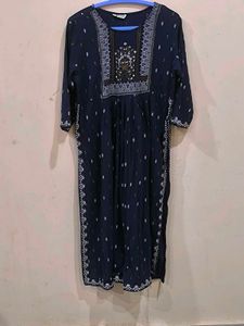 Combo Of 4 Beautiful Kurtis With Freebie!