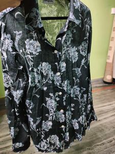 Black Y2k Style Shirt 🖤