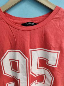 Red Cropped T-Shirt with &#34;95&#34; Print – HARPA Ni
