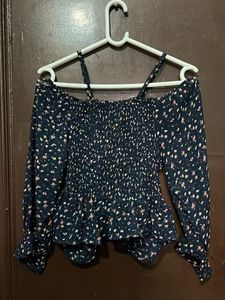 OFF SOULDER TOP