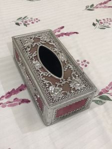 Ornamental Tissue Napkins HolderIt’s a tissu