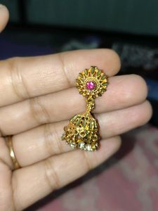 Beautiful Golden Jhumki Earning