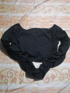 Black Long Sleeve Crop Top