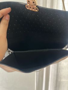 Sling Bag 👜