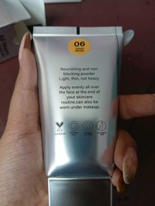 Combo Of Maliao Foundation And Eyeshadow Palette
