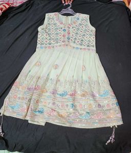 Elegant Embroidered Girls&#39; Outfit