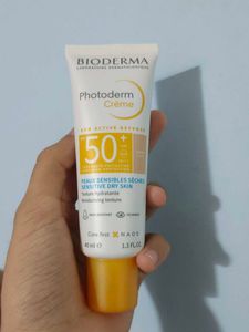 Sun Active Defence SPF 50+