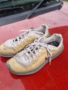 Nike Air Max Axis Shoes
