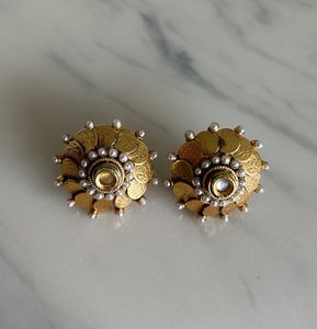 Coin Pearl Stud Earrings!