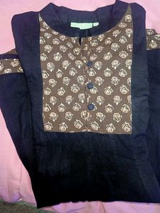 Women&#39;s Black Floral Print A- Line Tunic