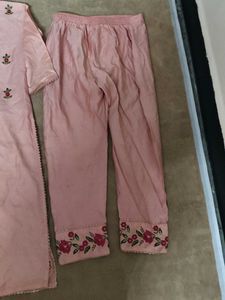 with dupatta its has medium size