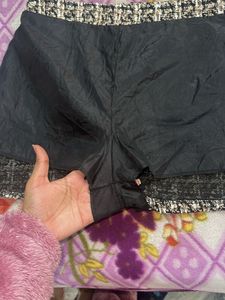 Chic Tweed Mini Skirt 🔥❤️