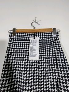 Black And White Printed Skirt (Women&#39;s)