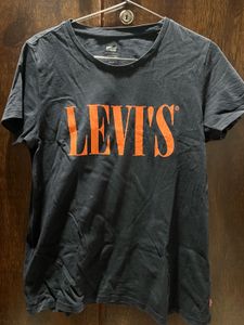 Levi's Graphic Tee