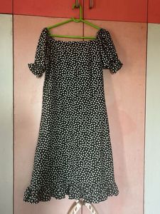 Green Sweetheart Neck Dress With Puff Sleeves