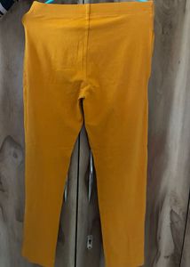 Mustard Leggings with pockets