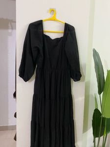 Elegant Black Tiered Maxi Dress
