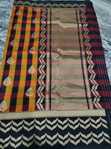 New Checkered Saree with Leaf Motifs