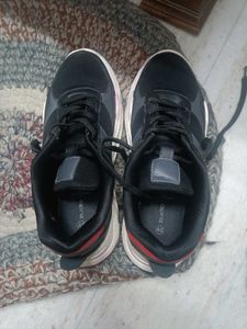 Zudio Black Sneakers