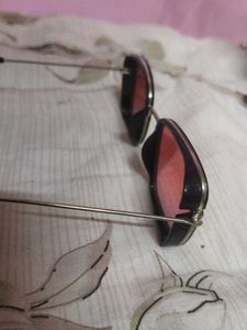 Red and Blue Tinted Sunglasses(Linda Farrow)