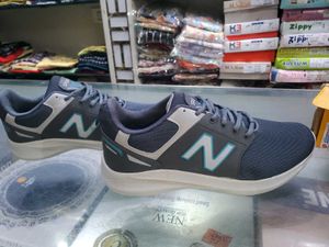 Lightweight And Comfortable Mens Shoes
