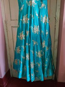 Elegant Green &amp; Gold Ethnic Gown